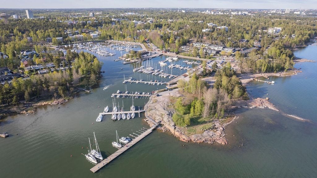 Ilmakuva Haukilahden venesatamasta Espoossa. Kuvituskuva.