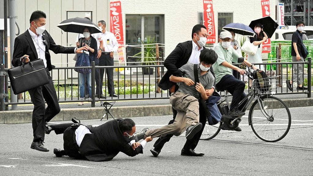 Shinzo Abe ampuja