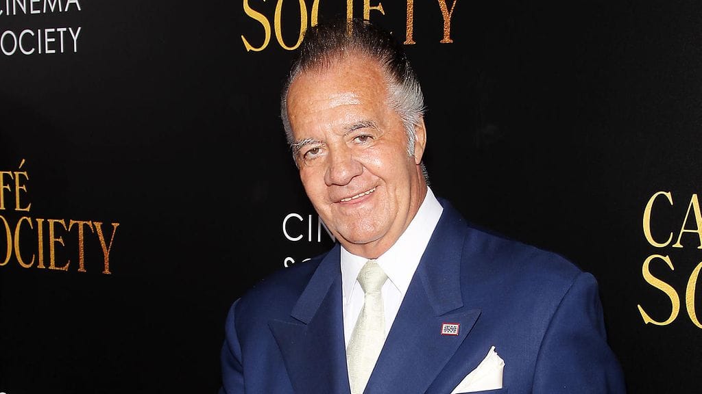 New Yorkin Brooklynissa vuonna 1942 syntynyt Sirico joutui nuoruudessaan useasti pidätetyksi.