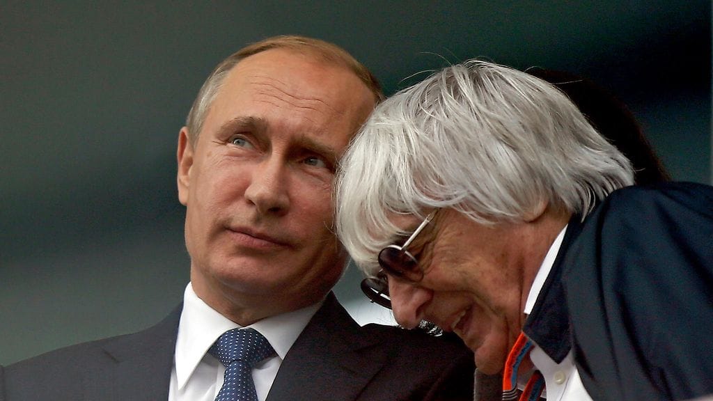 Miksi kävelet näin Putin? Yhdysvaltalaistutkimus kertoo teorian, miksi presidentin toinen käsi ei kävellessä heilu