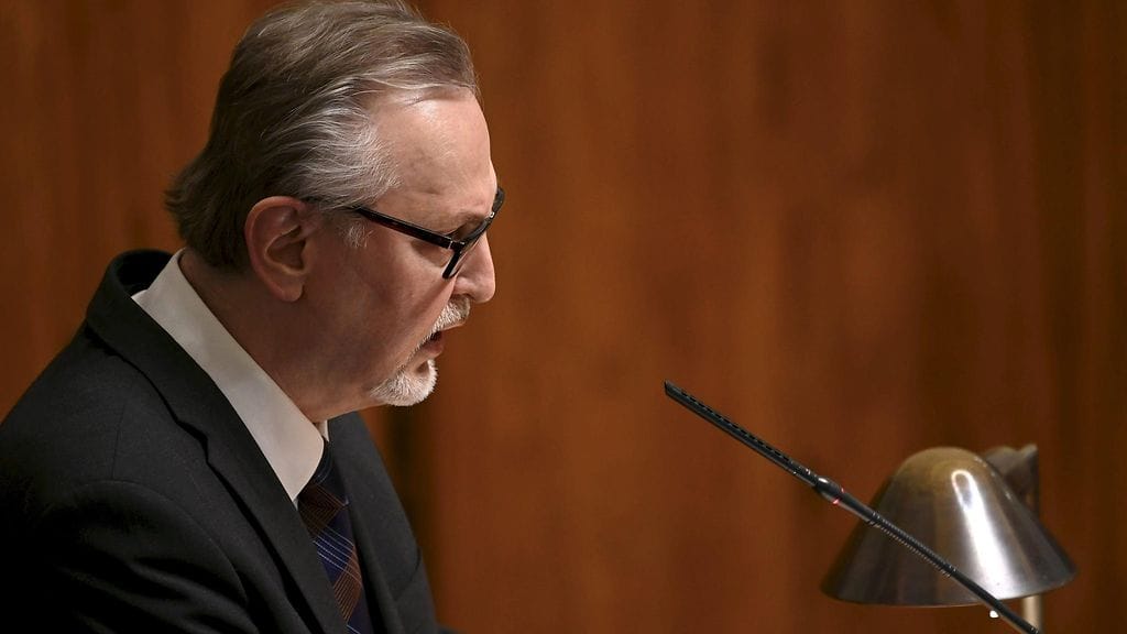 Laukkanen aikoo jatkaa sairastumisestaan huolimatta poliittisissa tehtävissään kautensa loppuun.