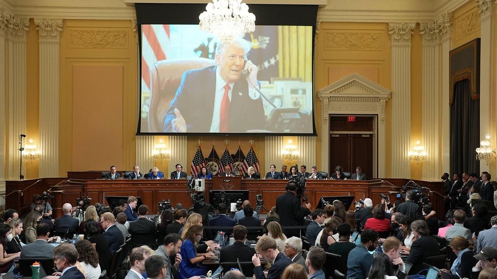 Yhdysvaltain entisen presidentin Donald Trumpin kuuleminen jatkui seitsemännellä istunnolla. Kuulemisen keskiössä oli joulukuussa 2020 Trumpin kirjoittama tviitti, jossa hän lupasi loppiaisen mielenosoituksen olevan "villi".