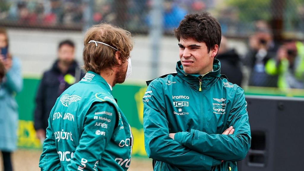 Kanadalainen Lance Stroll (oik.) kisaa Aston Martinilla Sebastian Vettelin kanssa.