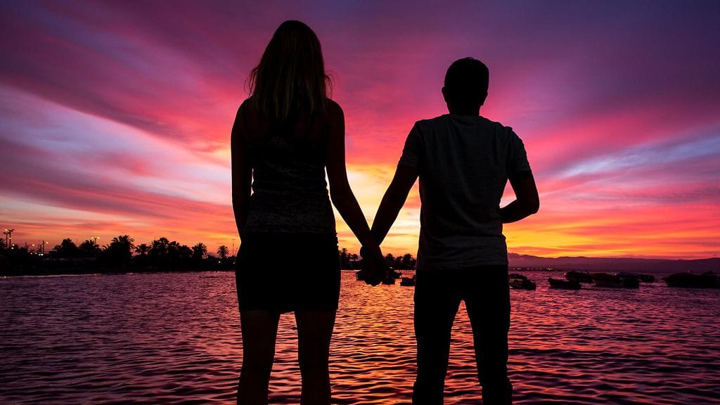 Miestään pidempi nainen aiheuttaa edelleen hämmennystä.