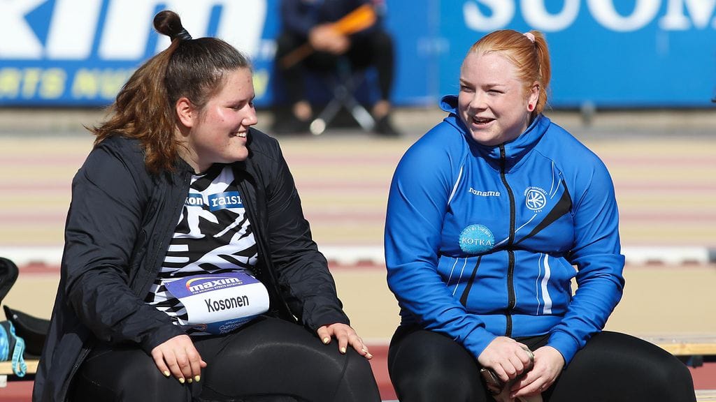 Silja Kosonen ja Krista Tervo ovat parantaneet moukarin Suomen ennätystä tällä ja viime kaudella.