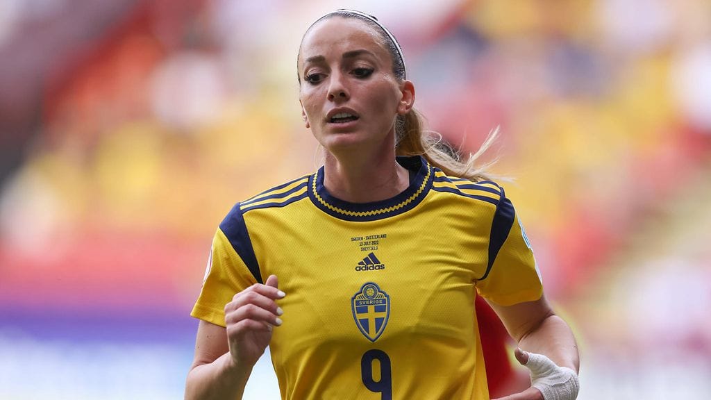 Kosovare Asllani oli raivoissaan Sveitsi-ottelun tuomaroinnista.