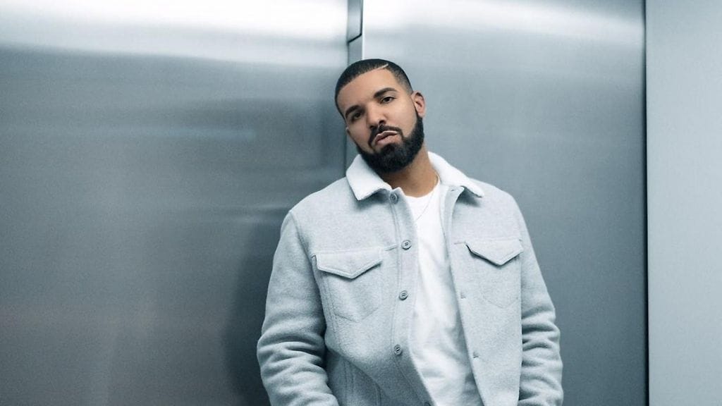 Drake keräilee merkkilaukkuja tiettyä tarkoitusta varten.