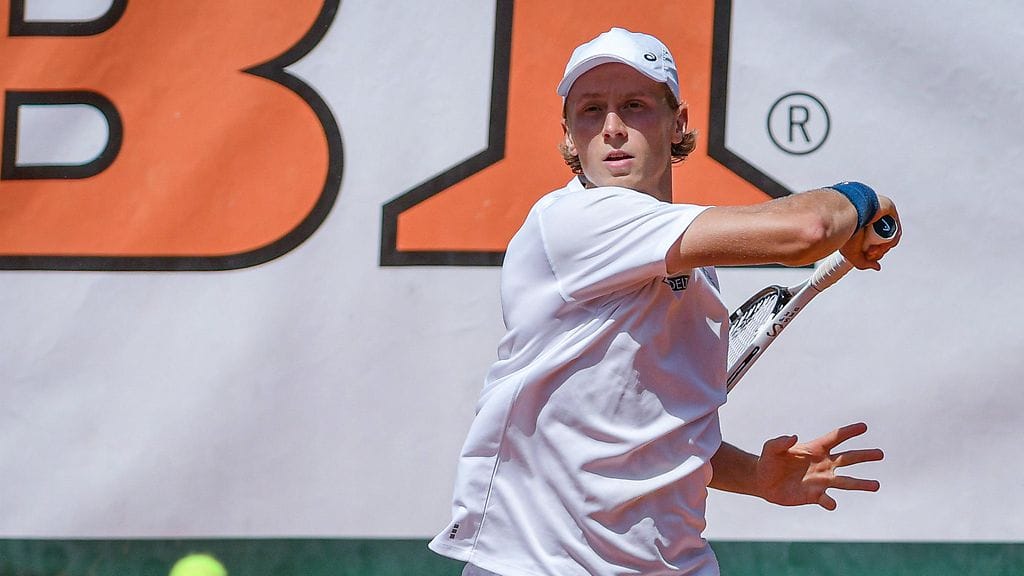 Emil Ruusuvuori kaatoi Diego Schwatzmanin Hampurin turnauksessa.