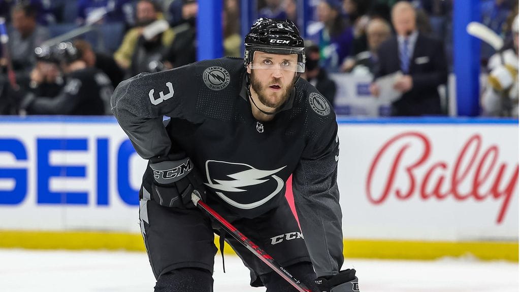 Fredrik Claesson nähtiin viime kaudella Tampa Bay Lightingin paidassa NHL:ssä.