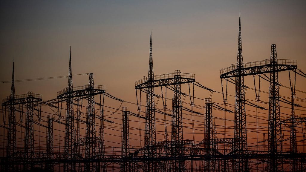 Medialähteiden mukaan komissio aikoo esittää vapaaehtoista 15 prosentin leikkausta jäsenmaiden maakaasun käyttöön ensi kuun alusta alkaen.