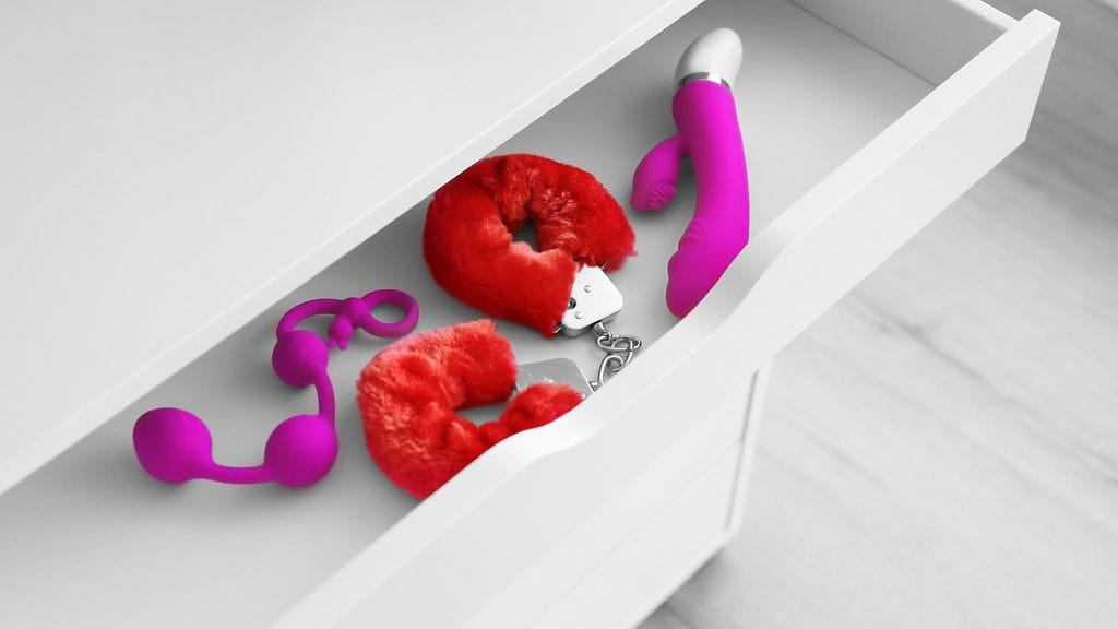 Lähes joka viideltä suomalaiselta löytyy jonkinlainen seksilelu.