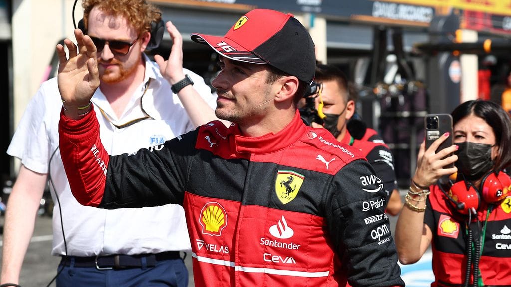 Charles Leclerc juhlii paalupaikkaa Ranskan GP:n aika-ajoissa.