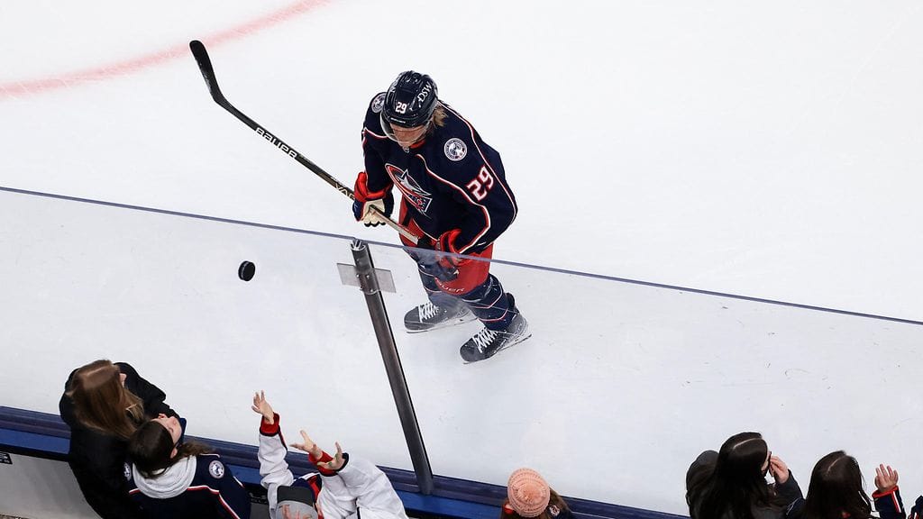 Nähtäväksi jää, pelaavatko Laine ja Gaudreau samassa ketjussa.