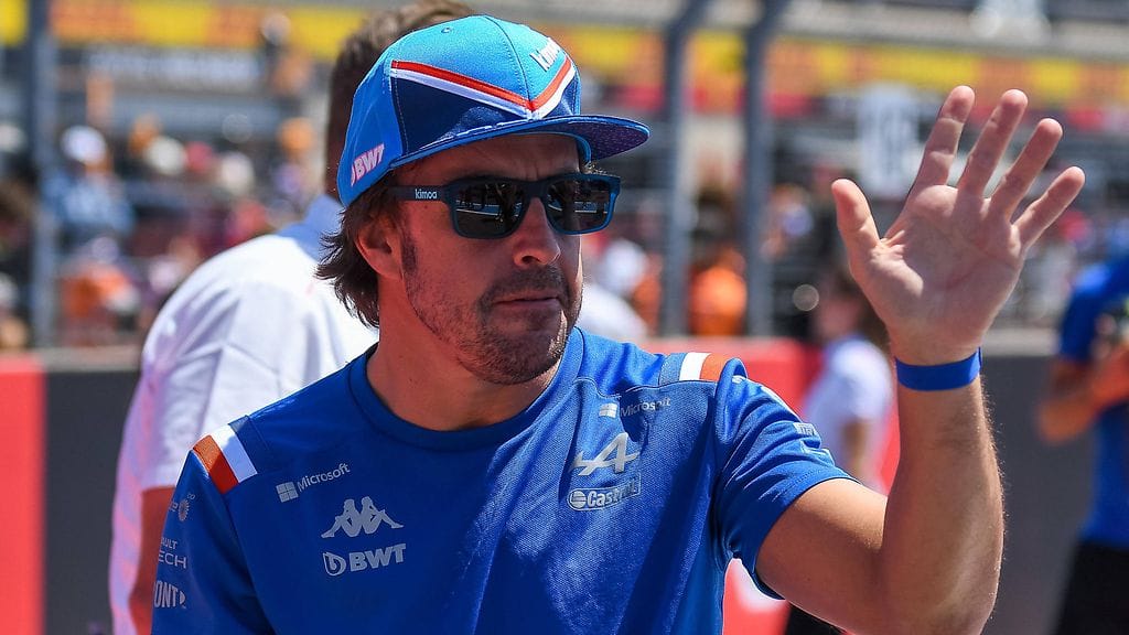 Fernando Alonso ykköseksi F1-kisakierrosten määrässä.