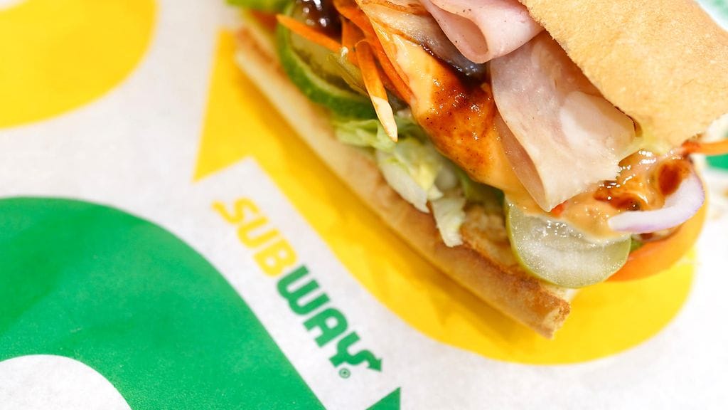 Pikaruokaketju Subwayta ollaan myymässä pääomasijoitusyhtiö Roark Capitalille, kertoo Wall Street Journal -lehti. Lehden mukaan kauppahinta olisi noin 9,6 miljardia dollaria eli 8,8 miljardia euroa.