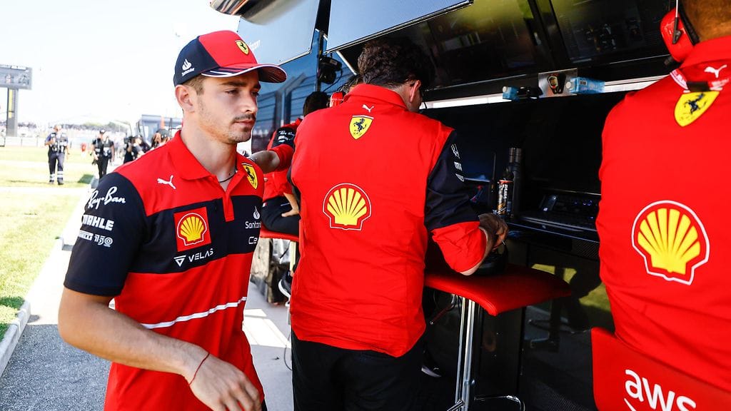 Charles Leclercin kisa Ranskassa päättyi dramaattiseen keskeytykseen.