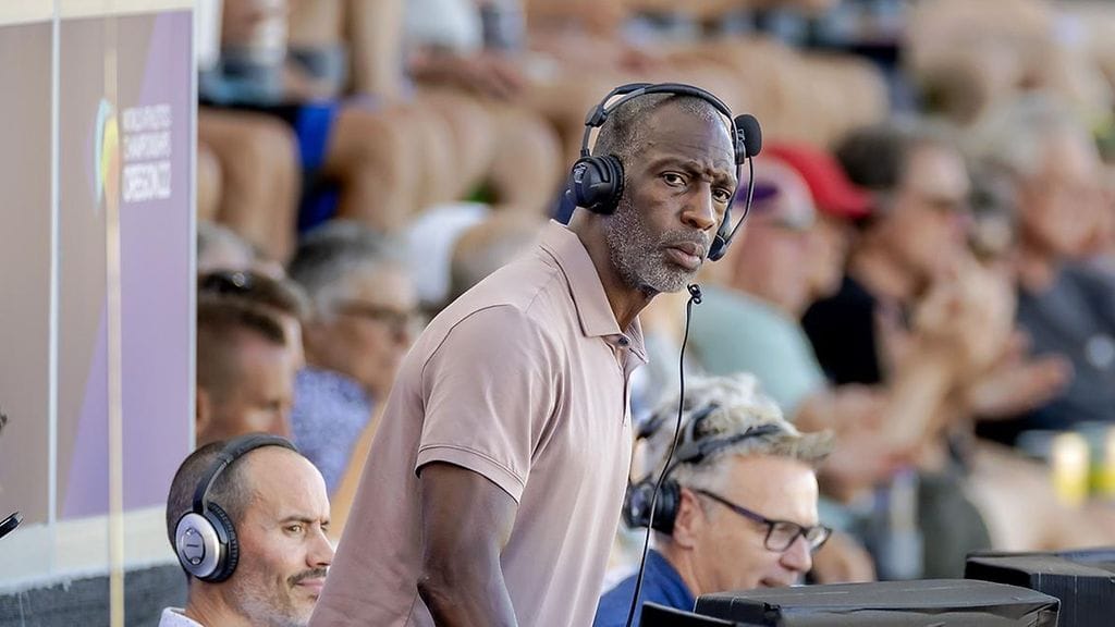 Yleisurheilulegenda Michael Johnson toimi MM-kisoissa BBC:n asiantuntijana.