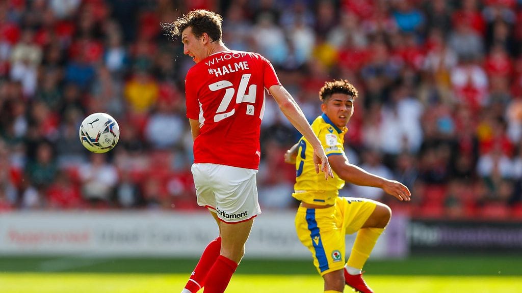 Aapo Halme siirtyy Englannin kentiltä HJK:hon.