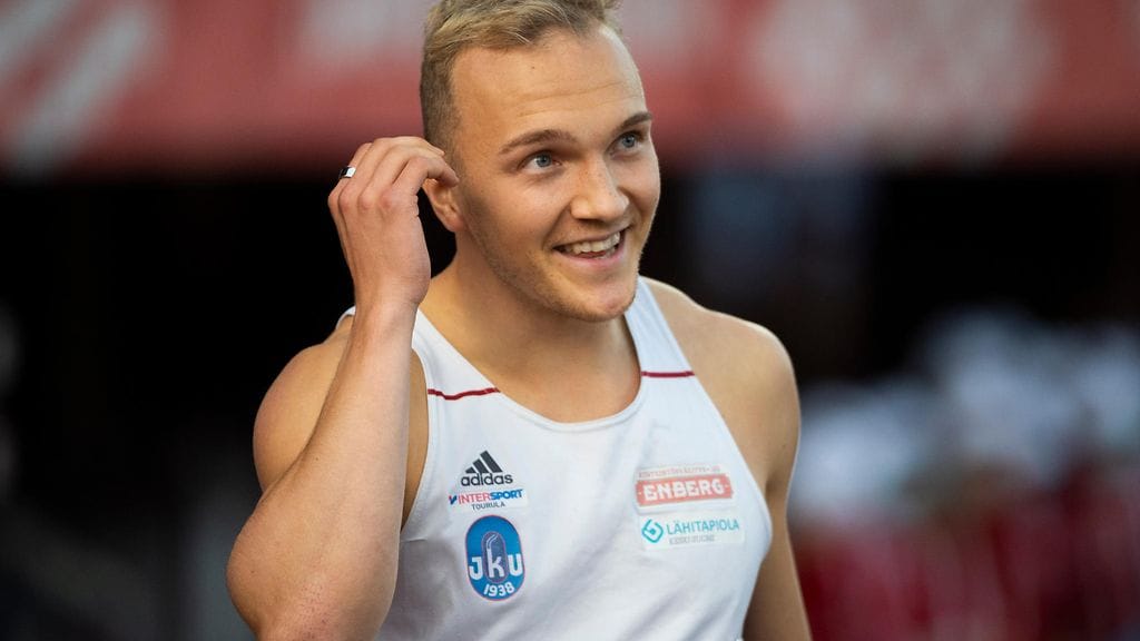 Viljami Kaasalainen oli yhtä hymyä tiistaina juostun huippuajan jälkeen.