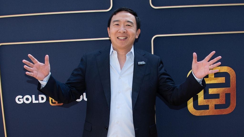 Entinen demokraattien presidenttiehdokas Andrew Yang toimii yhtenä Forward- puolueen puheenjohtajana.