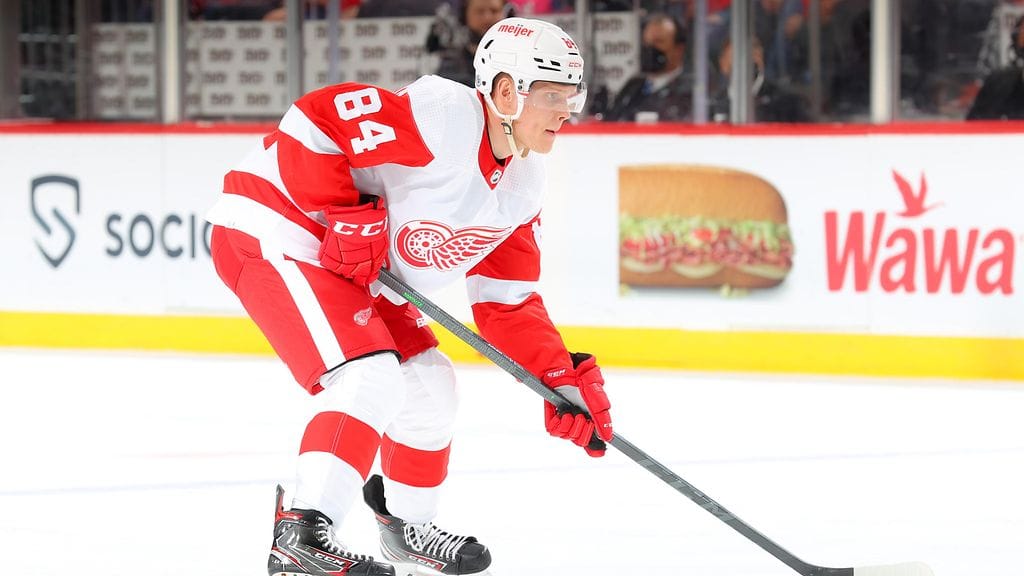 Olli Juolevi on kiekkoillut viimeksi Detroitissa.