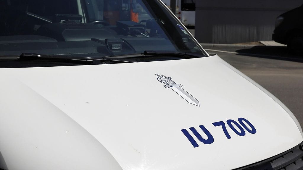 Poliisipartio kyyditsi miehen syrjäiselle paikalle ja jätti pärjäämään omillaan.