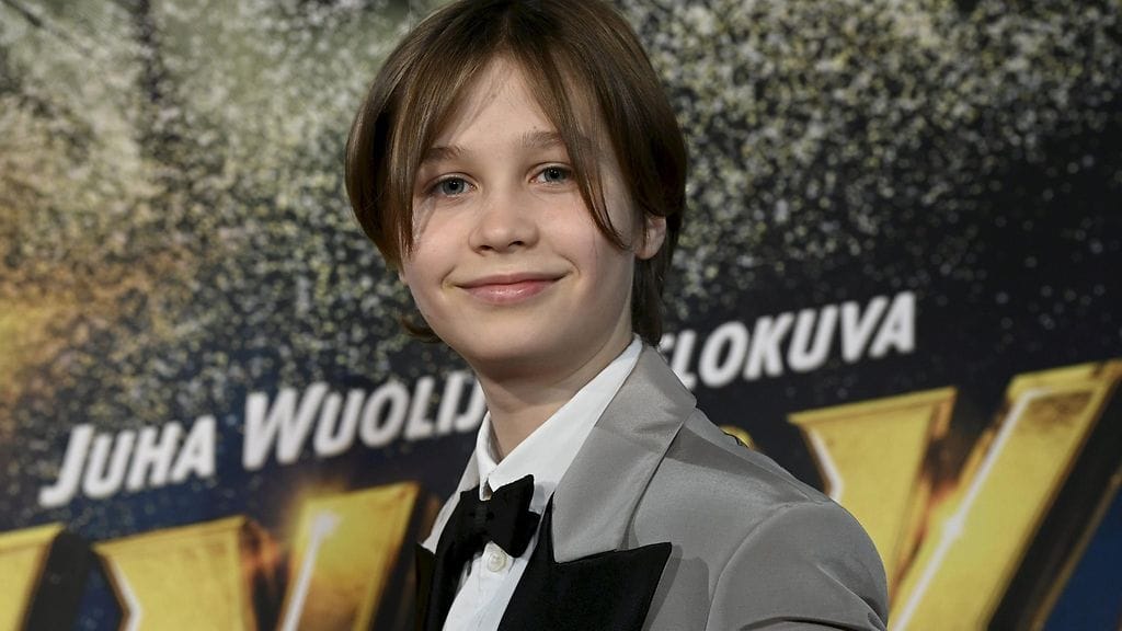 Lapsinäyttelijä Kuura Rossi näyttelee pääosaroolia elokuvassa Vinski ja näkymättömyyspulveri.