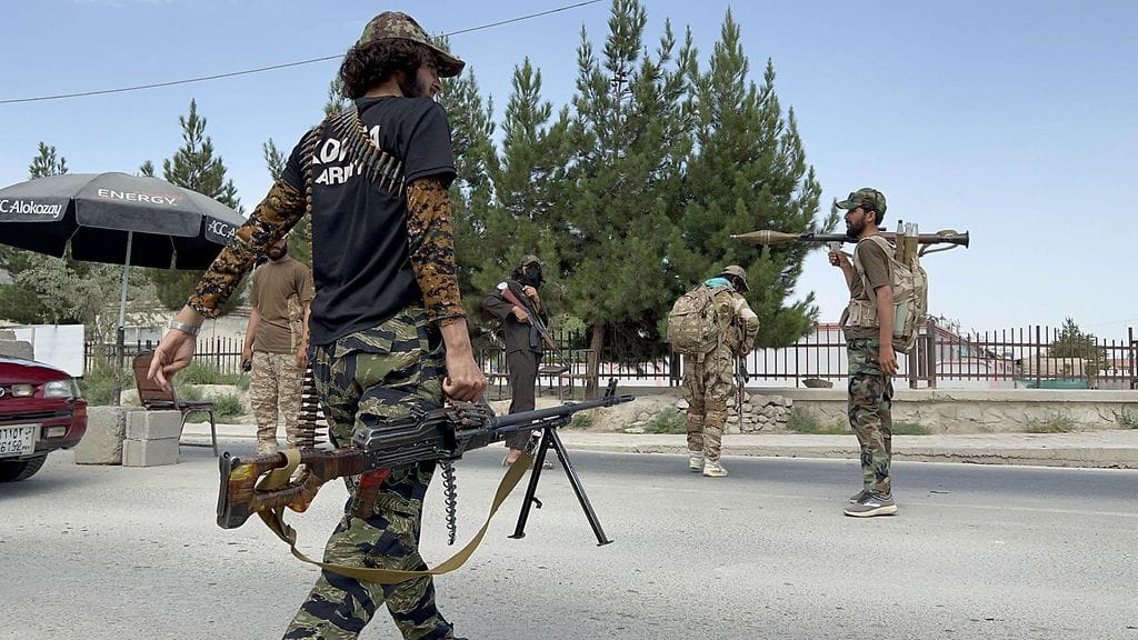 Turvatoimia on kiristetty sen jälkeen, kun al-Qaida-johtaja kuoli Yhdysvaltojen tekemässä iskussa.