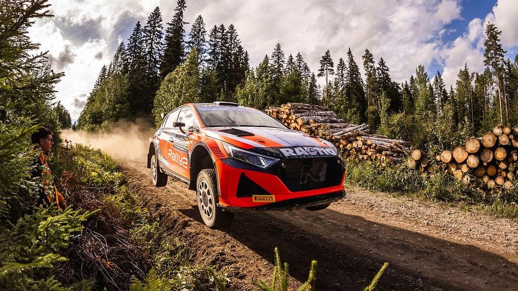 Teemu Sunisen Hyundain etupuskuri osoittautui alipainoiseksi.