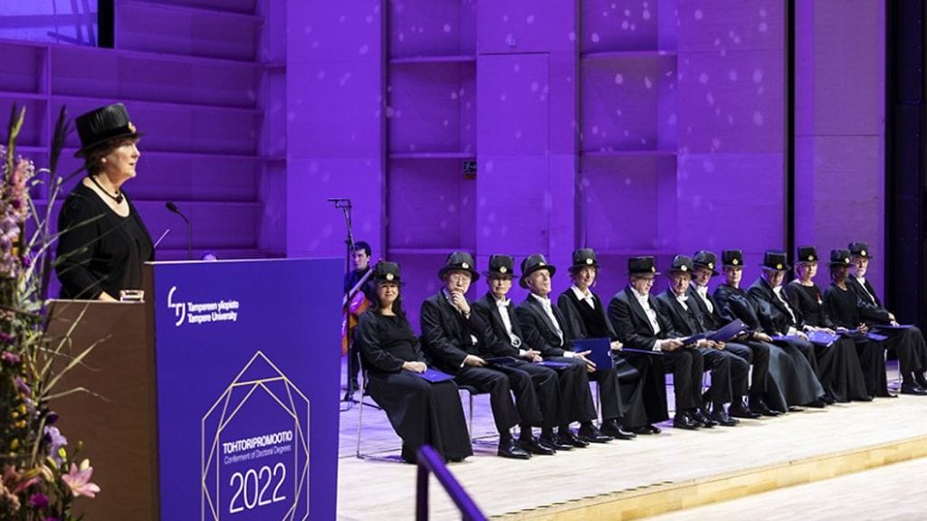 Kunniatohtorin arvo on korkein huomionosoitus, jonka yliopisto voi myöntää.