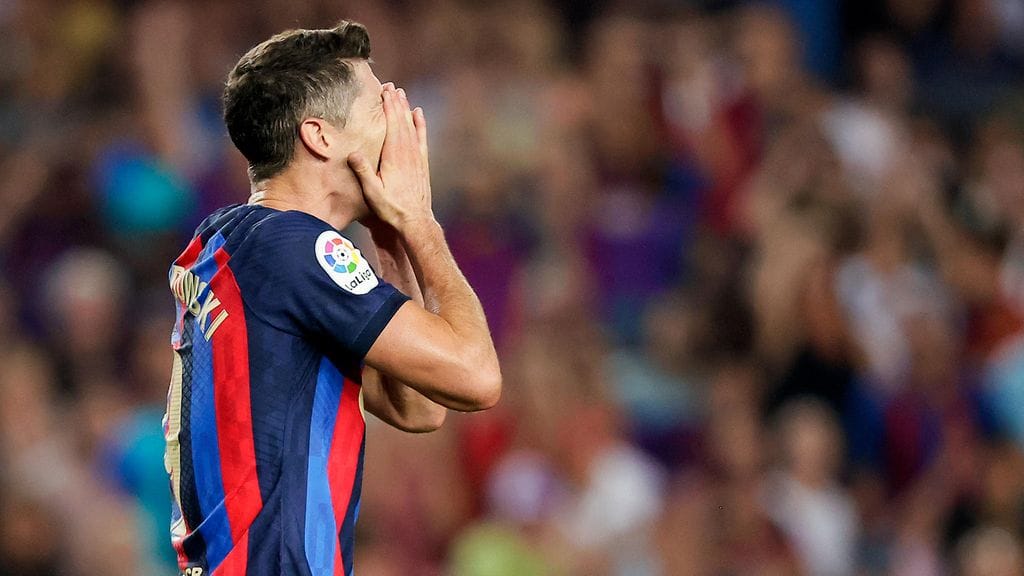 Robert Lewandowski koski hädin tuskin palloon lauantai-iltana. Rayo Vallecanon viiden miehen puolustus teki puolalaistähden elämän hankalaksi.