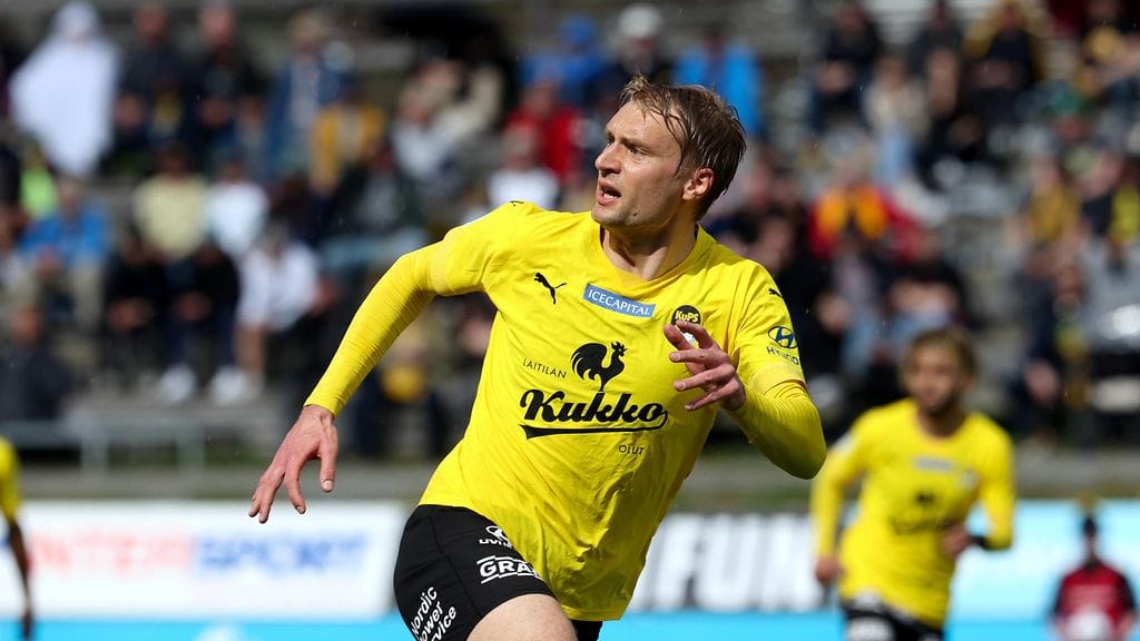 Tim Väyrynen laukoi kauden kymmenennen osuman MIFK:n verkkoon.