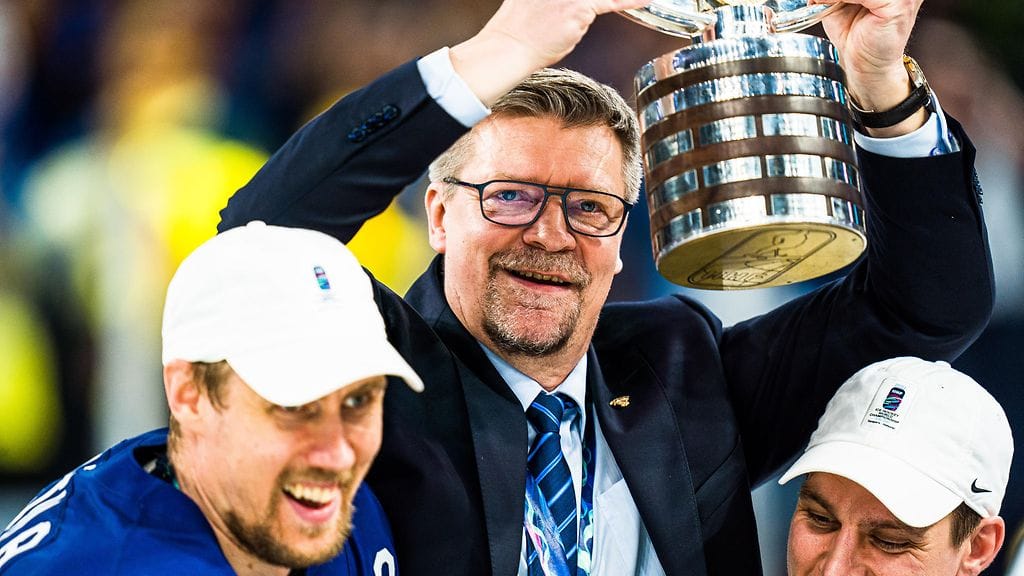 Jukka Jalonen saavutti viime keväänä sekä olympiakultaa että maailmanmestaruuden Leijonien päävalmentajana. Syksyllä hän liittyy C Moren Liiga-tiimiin.