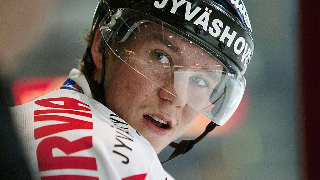 Sami Vatanen voidaan vielä nähdä JYPin paidassa.