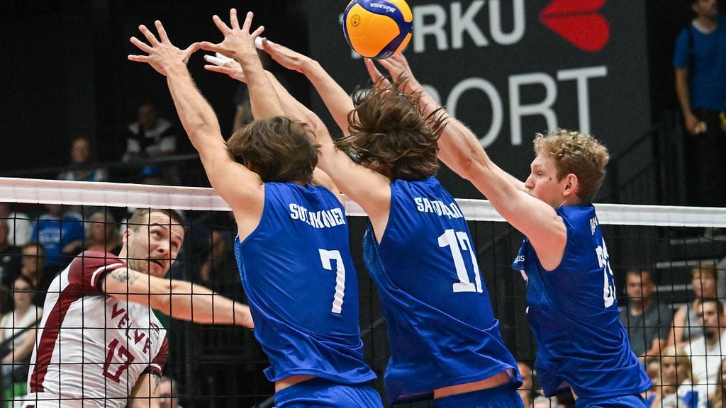 Niko Suihkonen, Nuutti Niinivaara ja Fedor Ivanov torjuivat Latvian yrityksen.