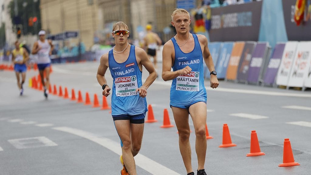 Jerry Jokinen ja Joni Määttänen 20 kilometrin kävelyssä.