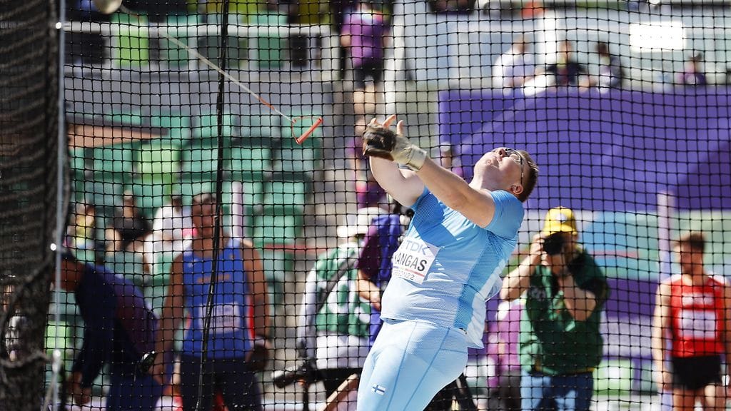 Aaron Kangas oli mukana sekä MM- että EM-kisoissa. Hän jäi molemmissa karkeloissa karsintaan.