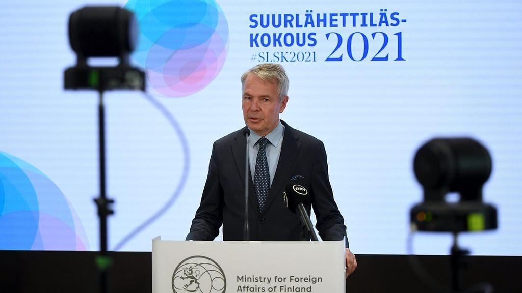 Ulkoministeri Pekka Haavisto (vihr.) suurlähettiläskokouksessa viime vuonna.