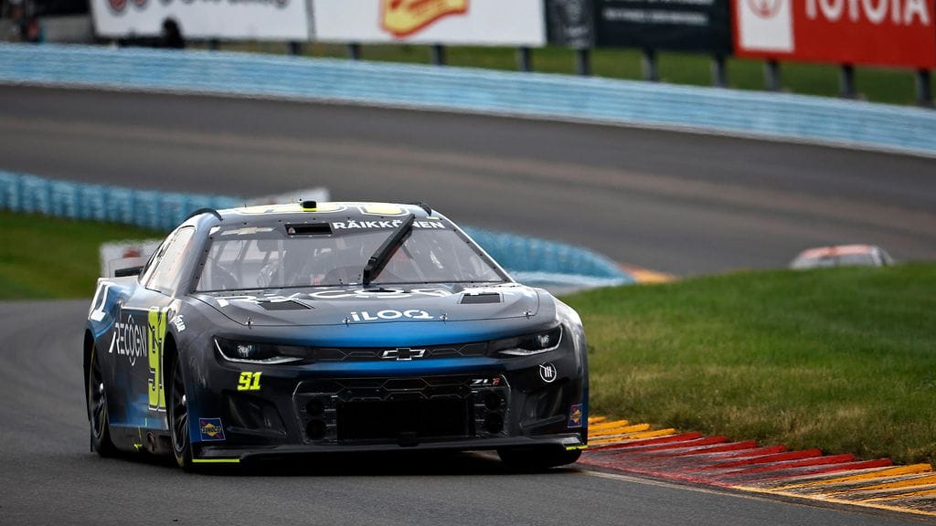 Kimi Räikkönen paluukisa päättyi keskeytykseen.