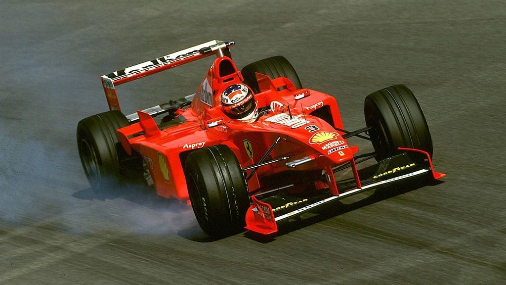 Michael Schumacher piiskaamassa Ferraria Italian Monzassa vuonna 1998.