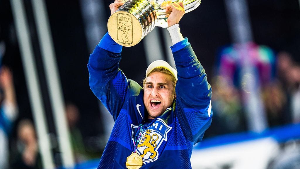 Valtteri Filppula pääsi legendaariseen "kolmen kullan kerhoon" Leijonien maailmanmestaruuden myötä tänä keväänä.