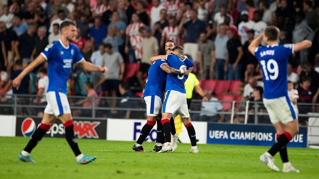 Rangers juhlii maalia.