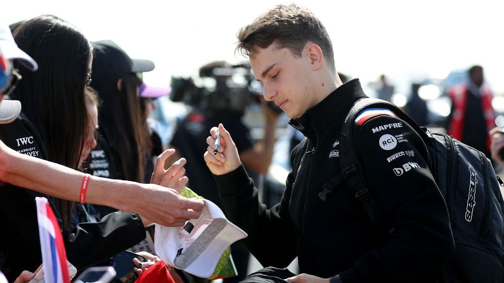 Oscar Piastri ei aio ajaa Alpinella, mutta tallipomo Otmar Szafnauerin mukaan sopimus tehtiin jo viime marraskuussa.