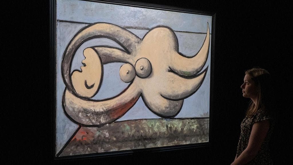 Merenelävää muistuttava maalaus on surrealistinen kuvaus Picasson rakastajattaresta.