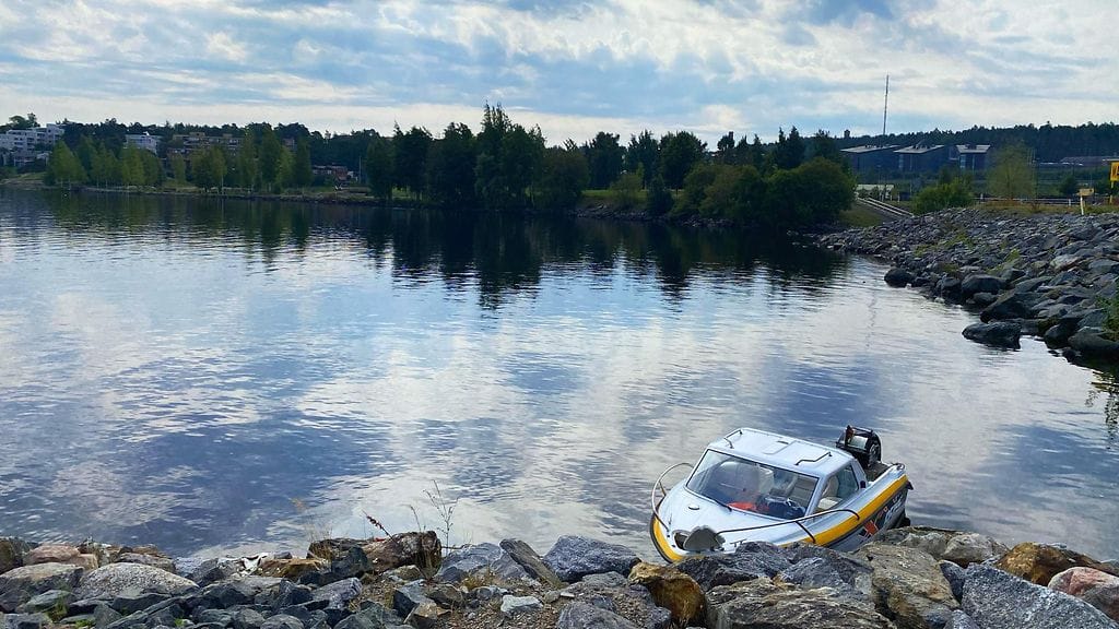 Varjoliitovene Santalahdessa Tampereella