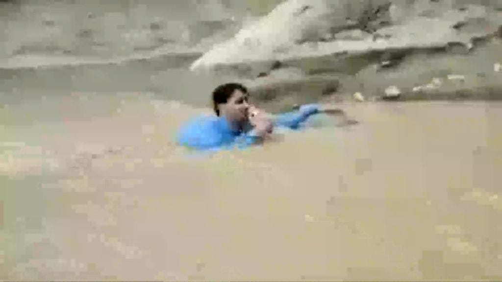 Pakistan kamppaili ennätyksellisen korkean inflaation kanssa jo ennen tulvia maailmanlaajuisen öljyn hinnan nousun ja maksutasekriisin takia.