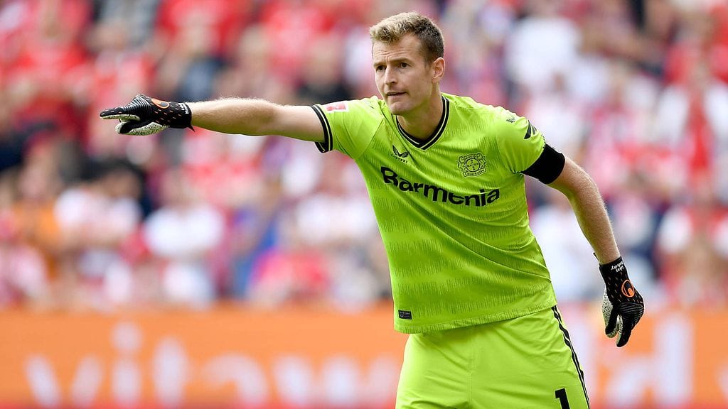 Lukas Hradecky solmi pitkästä jatkosta Bayer Leverkusenin kanssa.