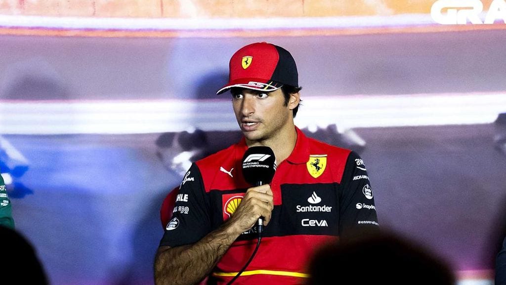 Ferrarin Carlos Sainz myönsi suoraan tiimin strategiaongelmat torstain lehdistötilaisuudessa.