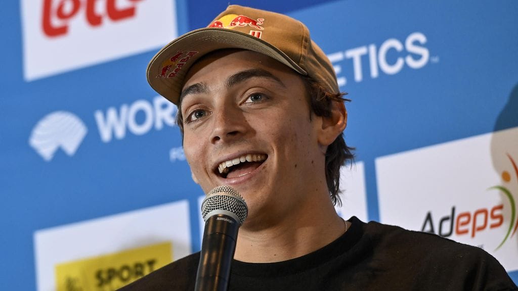 Armand Duplantis sai Shelly-Ann Fraser-Prycelta haasteen sadan metrin kisaan.