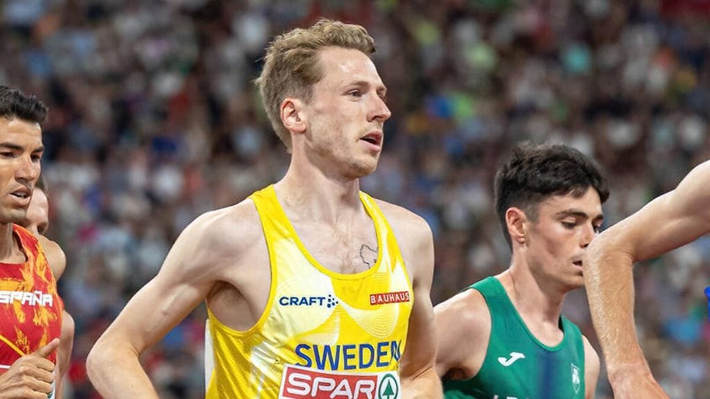 Jonas Glans otti voiton miesten 10 000 metrillä.